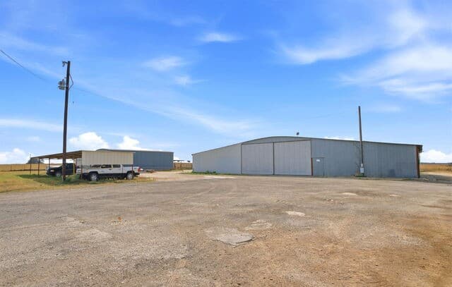 rental at 4456 Fm 536 in Pleasanton, TX — photo 4