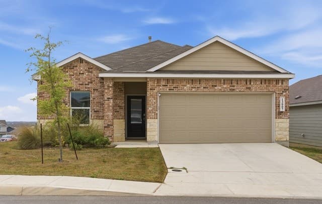 4-bedroom rental at 13007 Sage Turn in St Hedwig, TX — photo 1