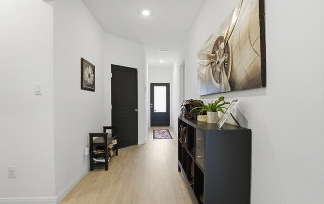 4-bedroom rental at 13007 Sage Turn in St Hedwig, TX — photo 2