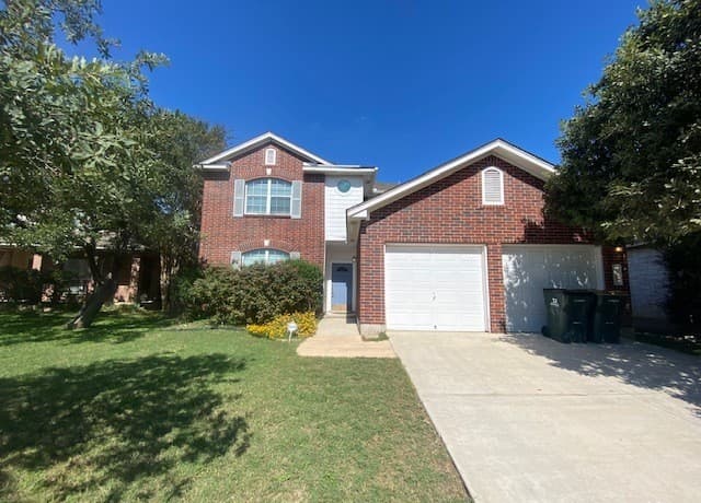 4-bedroom rental at 2007 Walsbrook in San Antonio, TX — photo 1