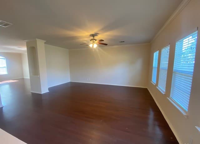 4-bedroom rental at 2007 Walsbrook in San Antonio, TX — photo 4