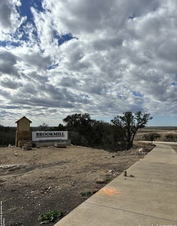 3-bedroom rental at 125 Bronco Ridge in Pleasanton, TX — photo 4
