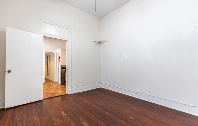 1-bedroom rental at 426 Woodlawn Unit 1 in San Antonio, TX — photo 4