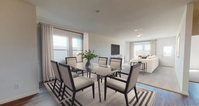 5-bedroom rental at 7702 Fox Crossing in San Antonio, TX — photo 4