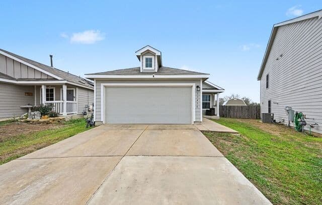 3-bedroom rental at 13450 Ashworth in San Antonio, TX — photo 1
