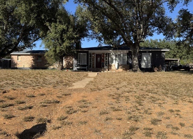 4-bedroom rental at 1117 E Brazos in Pearsall, TX — photo 1