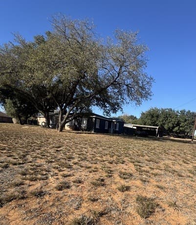 4-bedroom rental at 1117 E Brazos in Pearsall, TX — photo 3