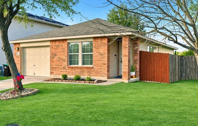 3-bedroom rental at 11219 Dublin Trace in San Antonio, TX — photo 2