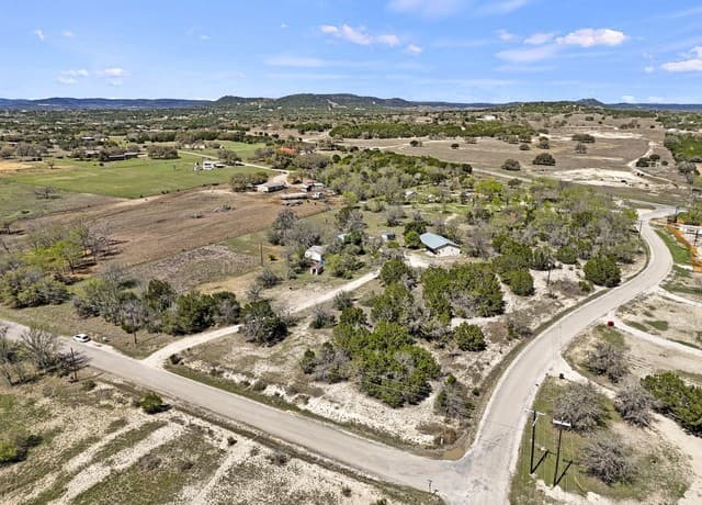 3-bedroom rental at 146 Exotic in Bandera, TX — photo 1