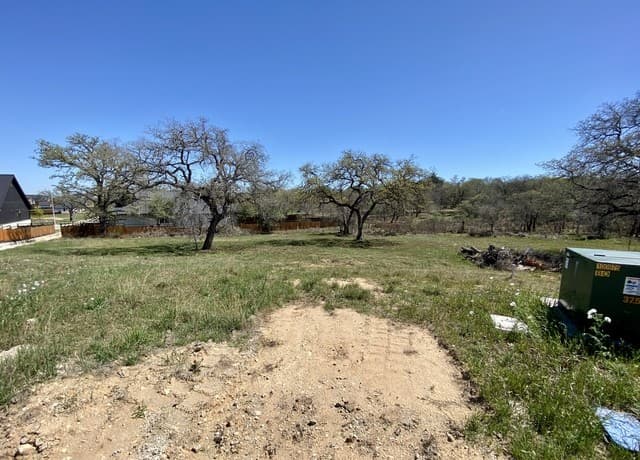 rental at 125 Ash Parkway in La Vernia, TX — photo 1