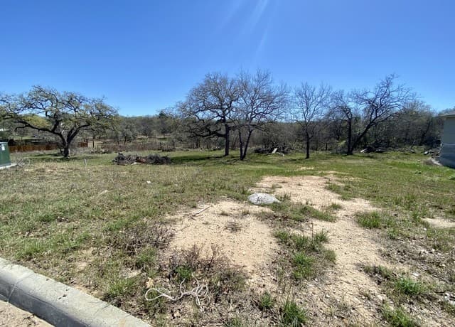 rental at 129 Ash Parkway in La Vernia, TX — photo 2