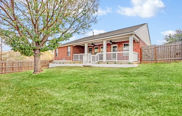 3-bedroom rental at 13907 Bressani in Live Oak, TX — photo 4