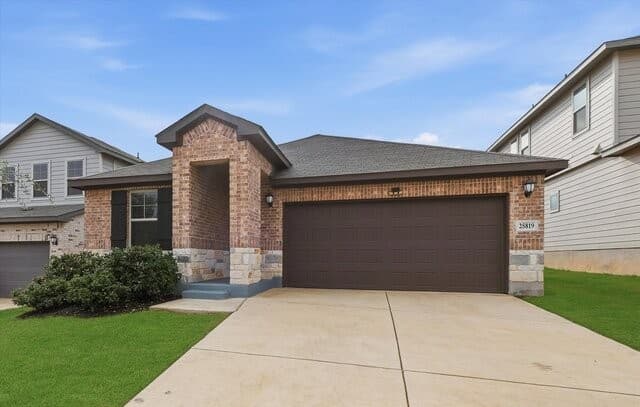 4-bedroom rental at 25819 Posey in Boerne, TX — photo 2