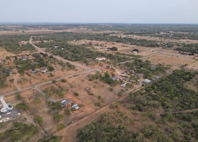 rental at 140 S View Dr in Lytle, TX — photo 5