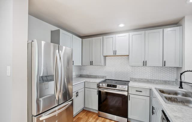 3-bedroom rental at 323 Moselle in San Antonio, TX — photo 4
