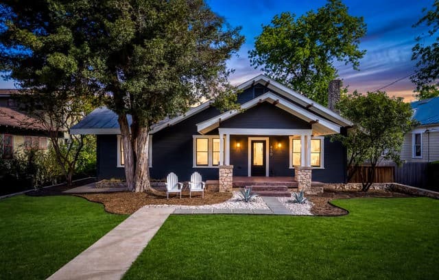 4-bedroom rental at 850 Estes in Alamo Heights, TX — photo 1