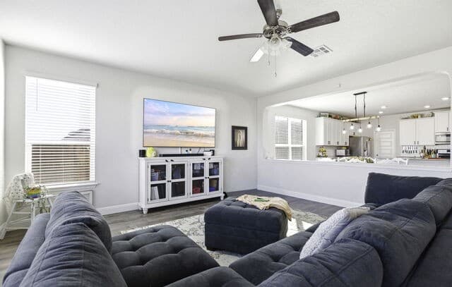 5-bedroom rental at 628 Able Bluff in Cibolo, TX — photo 4