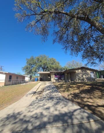 3-bedroom rental at 5611 Horizon in San Antonio, TX — photo 4