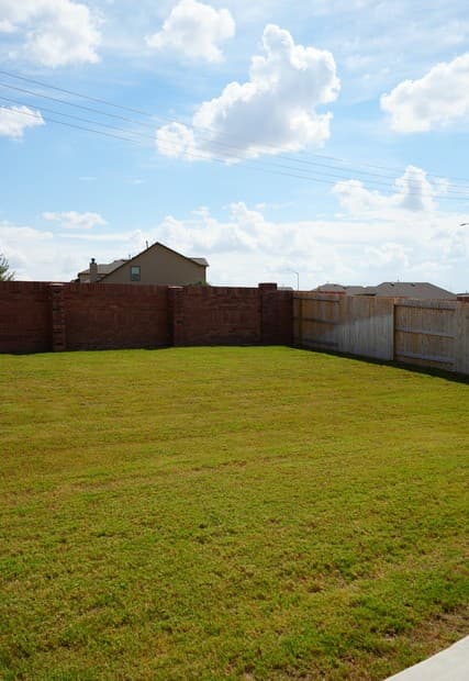 4-bedroom rental at 307 Canton Chase in Schertz, TX — photo 3