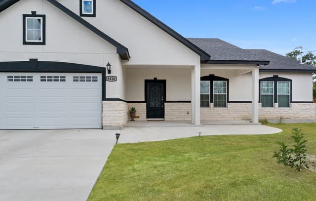3-bedroom rental at 8116 Ventura in Selma, TX — photo 1