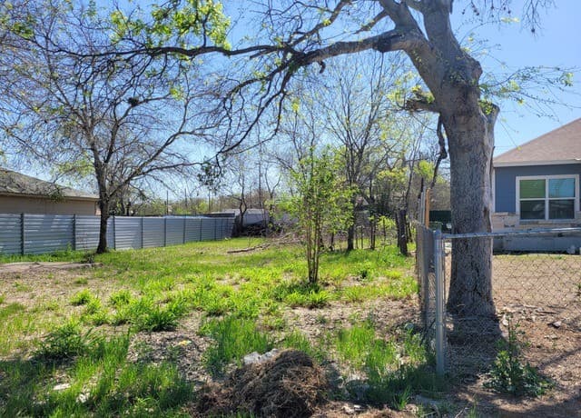 rental at 2134 Aransas Ave in San Antonio, TX — photo 4