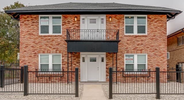 rental at 316 W Cypress St in San Antonio, TX — photo 2