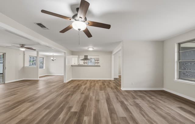 Home for sale at 630 Rocklyn in Windcrest, TX — photo 5