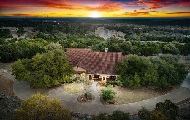 4-bedroom rental at 136 Park Ridge in Boerne, TX — photo 3