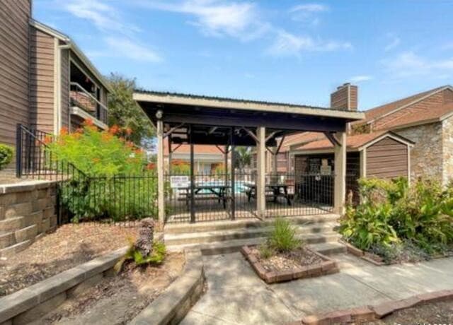 2-bedroom rental at 11520 Huebner Road Unit 107 in San Antonio, TX — photo 1