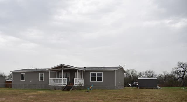 4-bedroom rental at 17016 Rancho Escondido in Atascosa, TX — photo 1