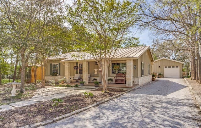 3-bedroom rental at 313 Roosevelt in Boerne, TX — photo 2