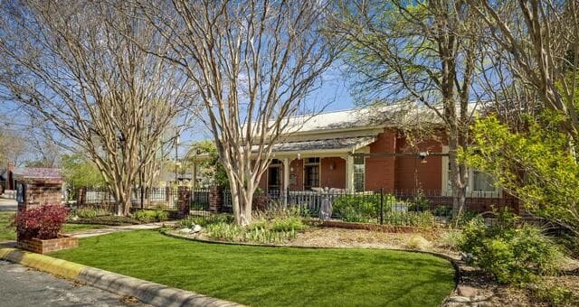 2-bedroom rental at 101 Landa in Boerne, TX — photo 1