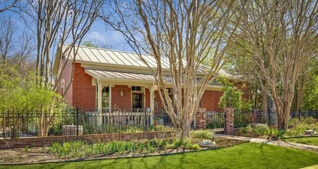 2-bedroom rental at 101 Landa in Boerne, TX — photo 3