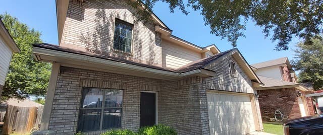 3-bedroom rental at 6638 Old Theater in San Antonio, TX — photo 2