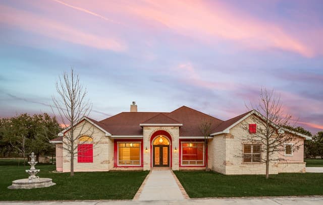 4-bedroom rental at 419 Rodalyn Drive in Boerne, TX — photo 1