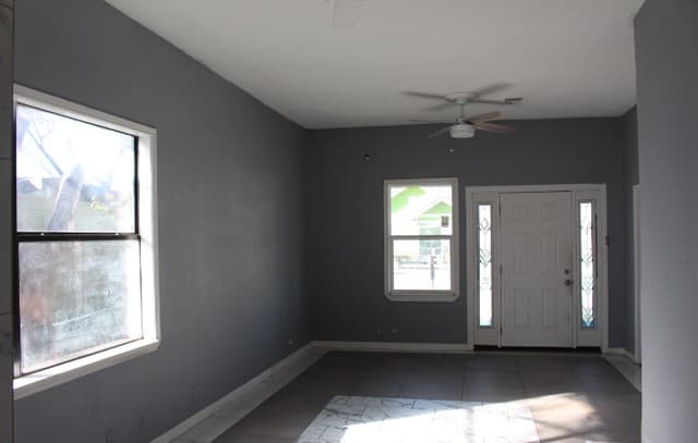 3-bedroom rental at 830 Steves Ave in San Antonio, TX — photo 4