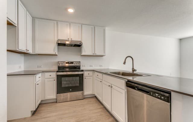 4-bedroom rental at 13227 Furyk in San Antonio, TX — photo 4