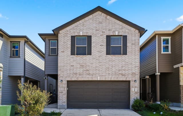 5-bedroom rental at 4955 Usaa Blvd #6 in San Antonio, TX — photo 1