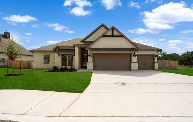 4-bedroom rental at 254 Allen Ave. in Castroville, TX — photo 1