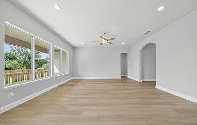 4-bedroom rental at 254 Allen Ave. in Castroville, TX — photo 3