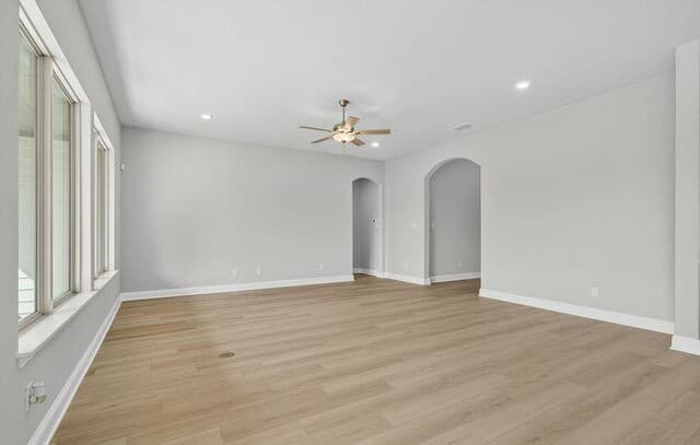 4-bedroom rental at 254 Allen Ave. in Castroville, TX — photo 4