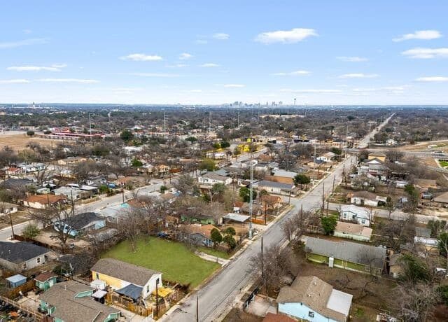 rental at 1017 Patton in San Antonio, TX — photo 2