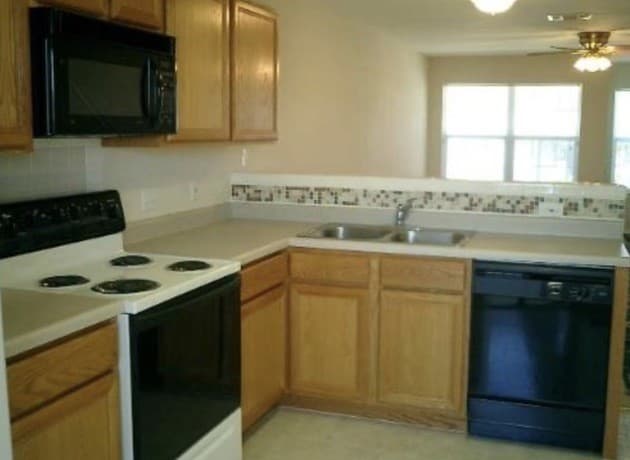 2-bedroom rental at 314 Autumn Unit 1 in San Antonio, TX — photo 5