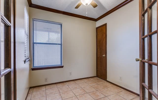 3-bedroom rental at 4814 De Paul in San Antonio, TX — photo 3