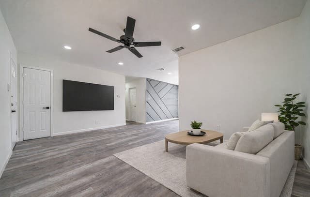 3-bedroom rental at 7022 Brownleaf in San Antonio, TX — photo 5