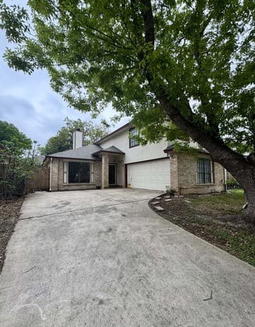 4-bedroom rental at 9122 Big Bethel in San Antonio, TX — photo 3