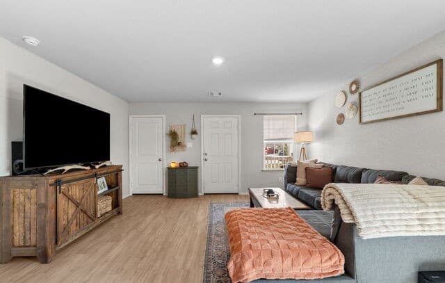 3-bedroom rental at 6403 Ignacio Court in San Antonio, TX — photo 5