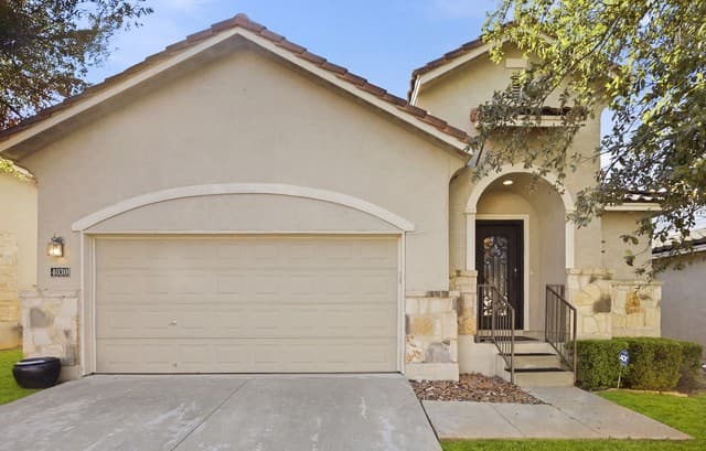 4-bedroom rental at 4030 Calle De Cobre in San Antonio, TX — photo 2