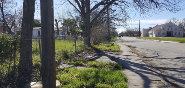 rental at 712 S Calaveras in San Antonio, TX — photo 3