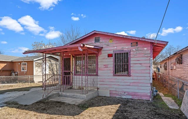 0rental at 920 S San Joaquin in San Antonio, TX — photo 1